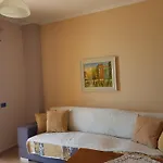 Seaview Apartments Right At The Beach