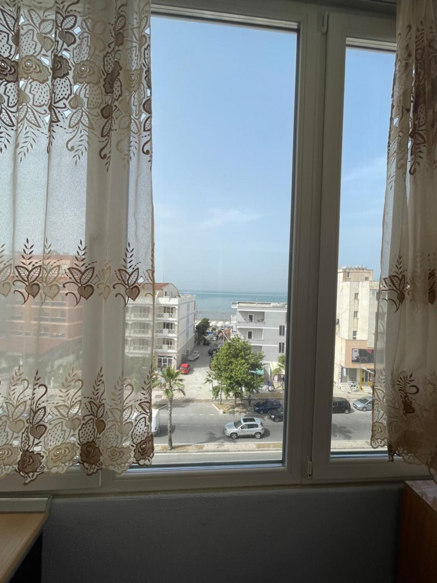 Seaview Right At The Apartament Durrës