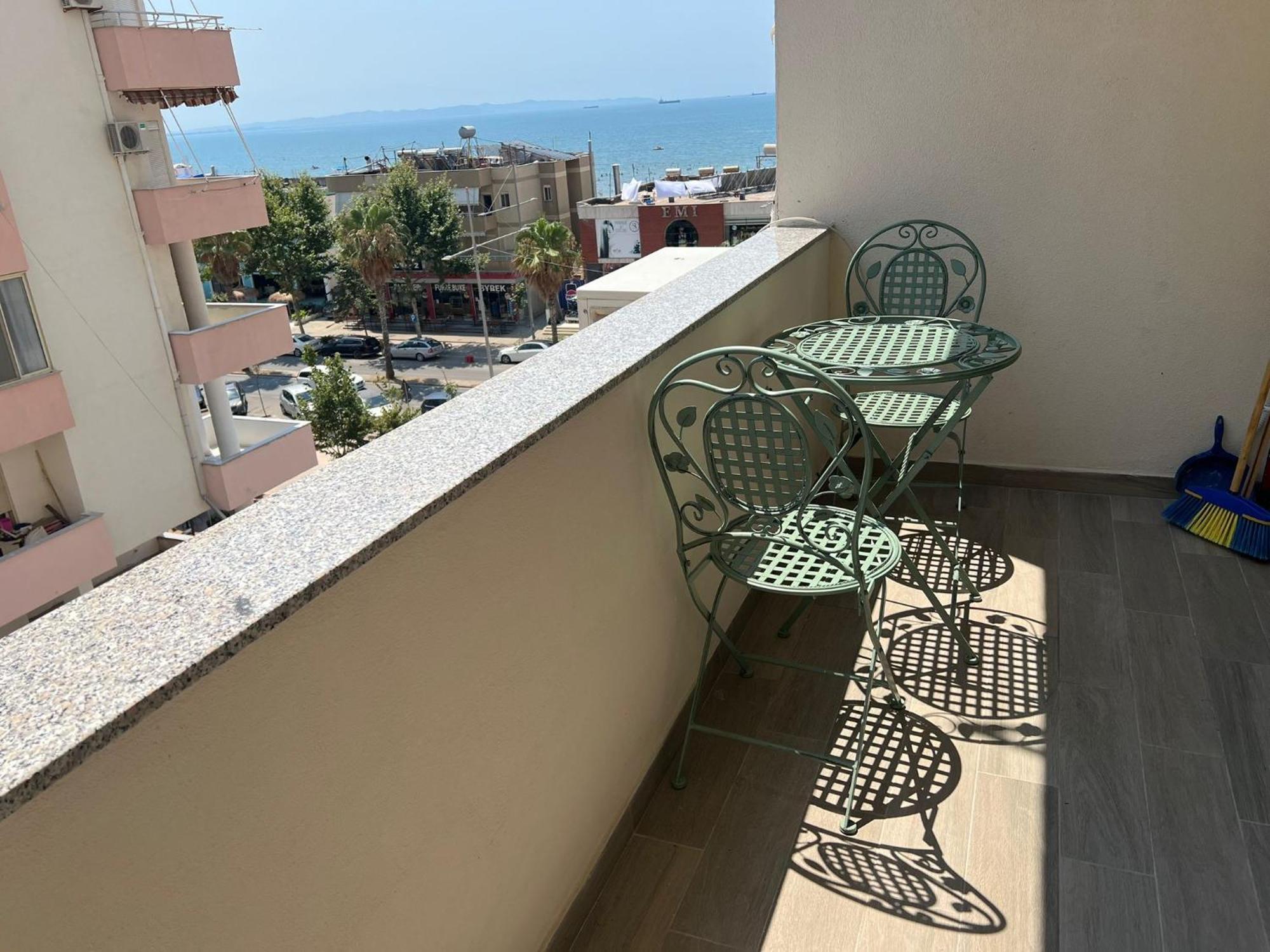 Seaview Right At The *